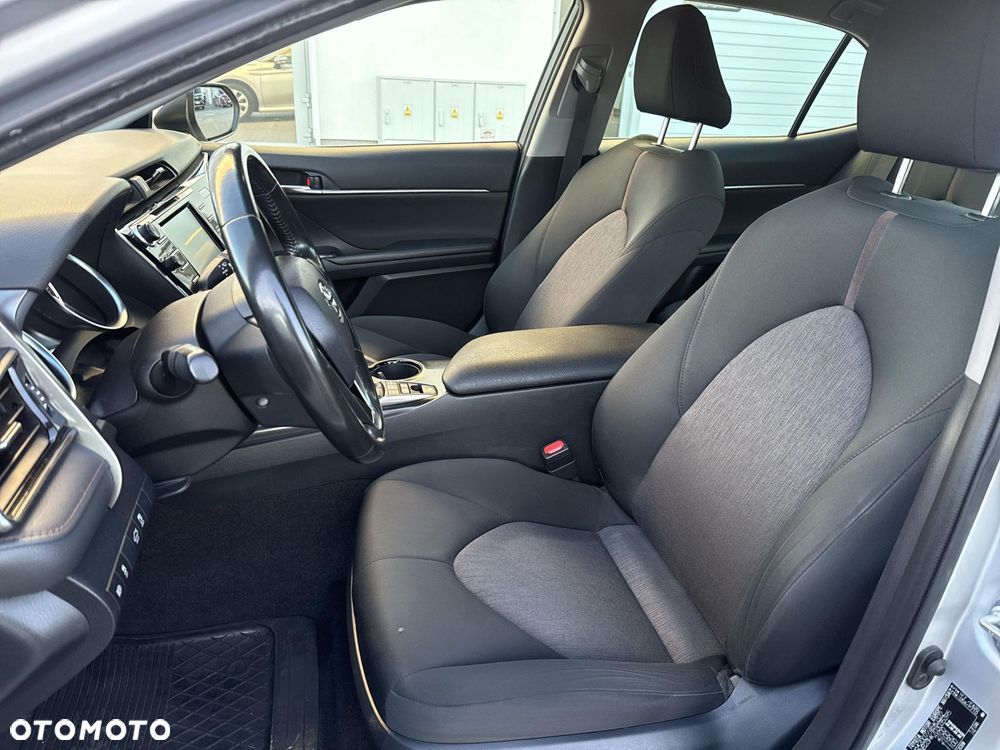 Toyota Camry 2.5 Hybrid Comfort CVT - 13