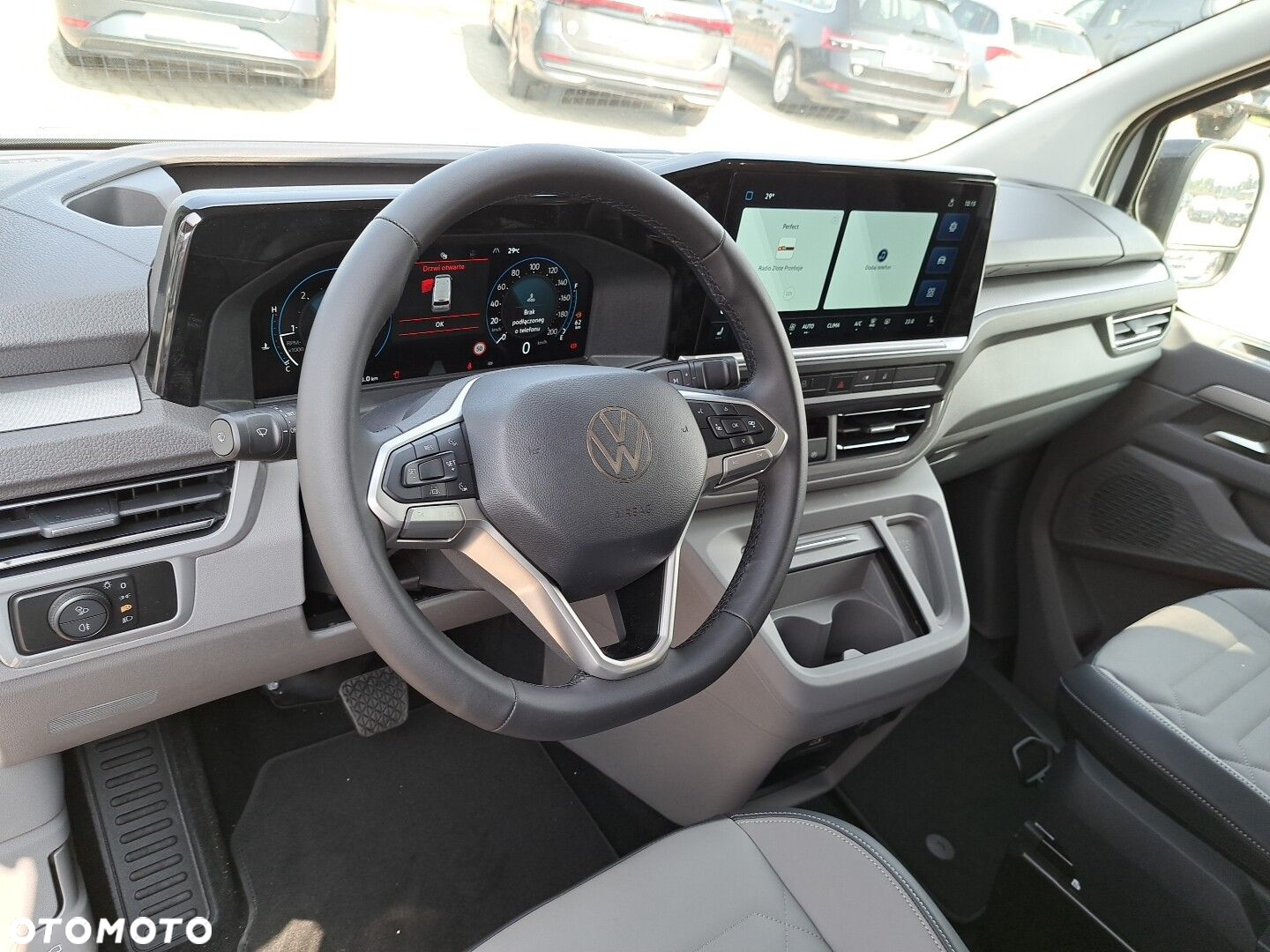 Volkswagen Caravelle - 11