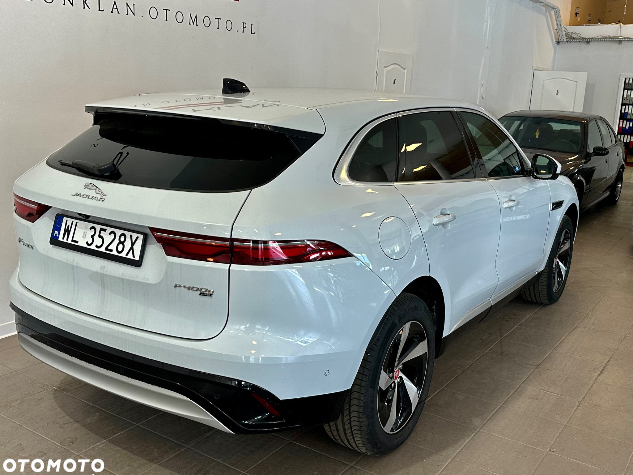 Jaguar F-Pace 2.0 P400e PHEV AWD SE - 11