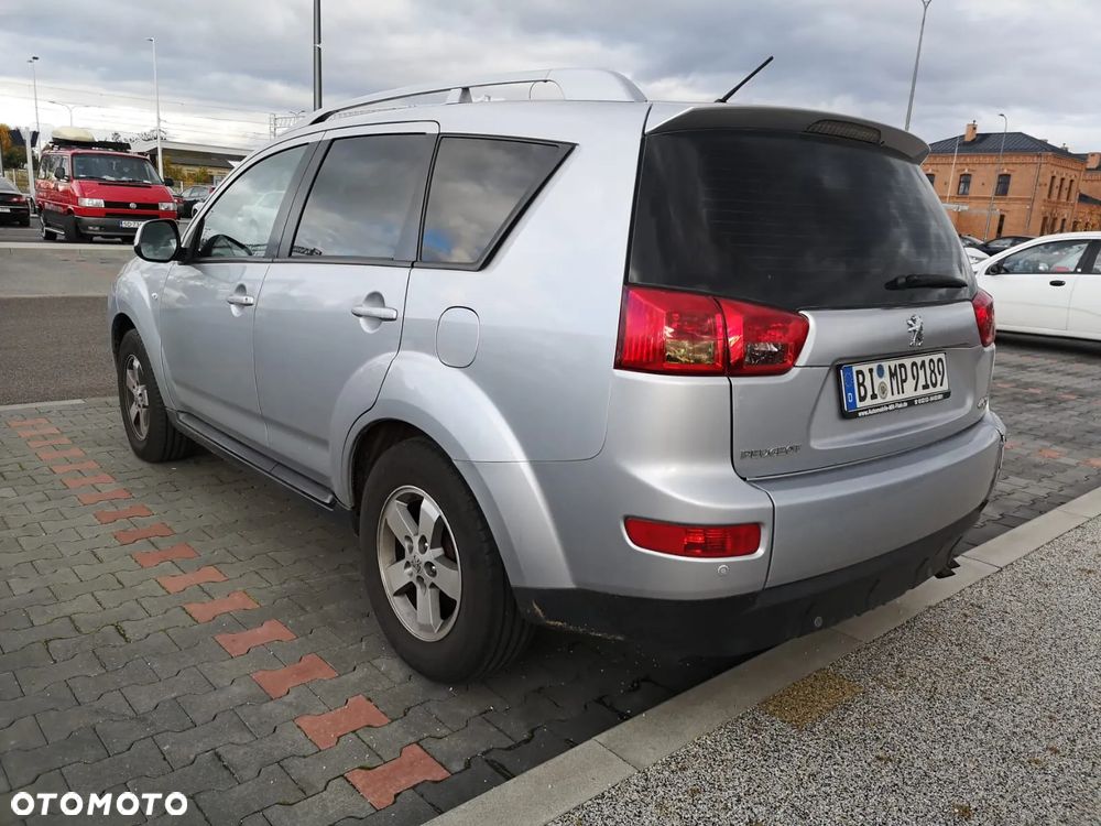 Peugeot 4007 - 10