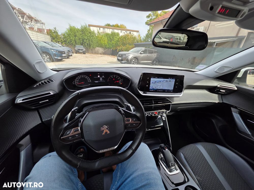 Peugeot 2008 PureTech 130 EAT8 GT - 28