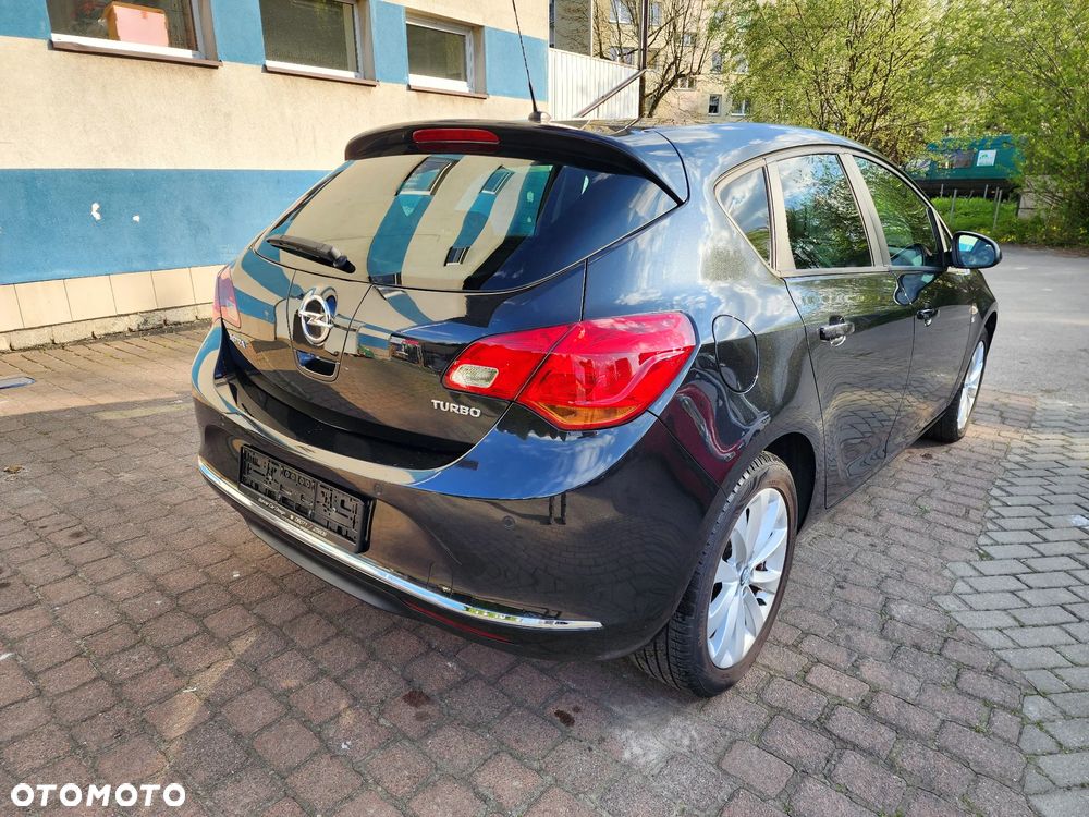 Opel Astra 1.4 Turbo 150 Jahre - 3