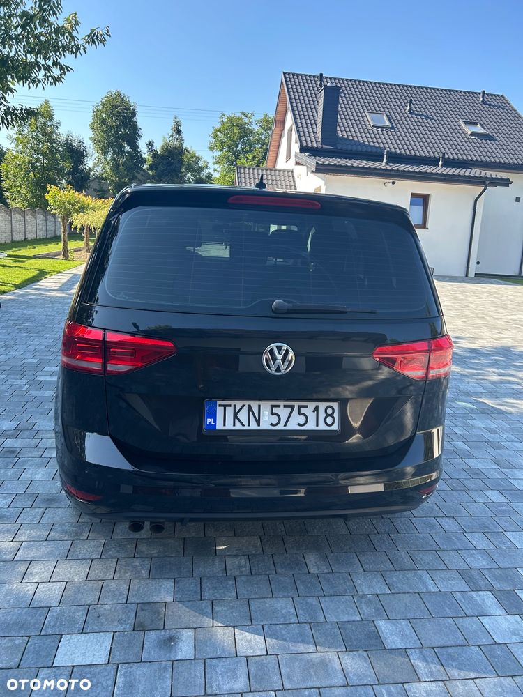 Volkswagen Touran - 4