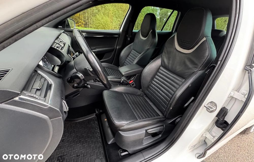 Skoda Octavia Combi 2.0 TDI 4x4 DSG RS - 16