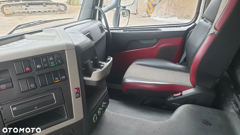 Volvo Volvo FM 460 / Zestaw Przyczepa Tandem / 6 X 2 / SKRZYNIOWY + HDS 2016 - 20