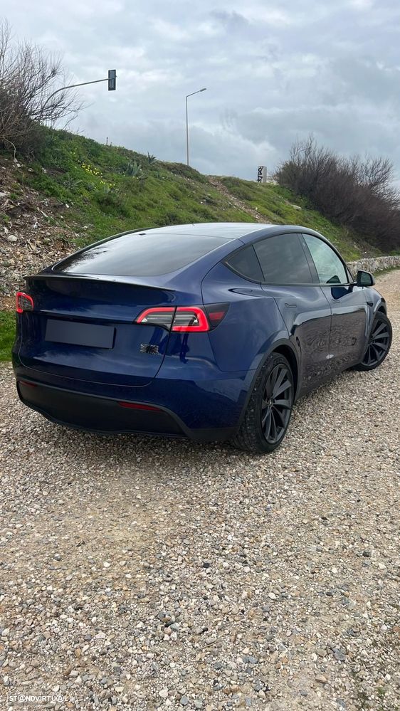 Tesla Model Y Long Range Dual Motor AWD - 11
