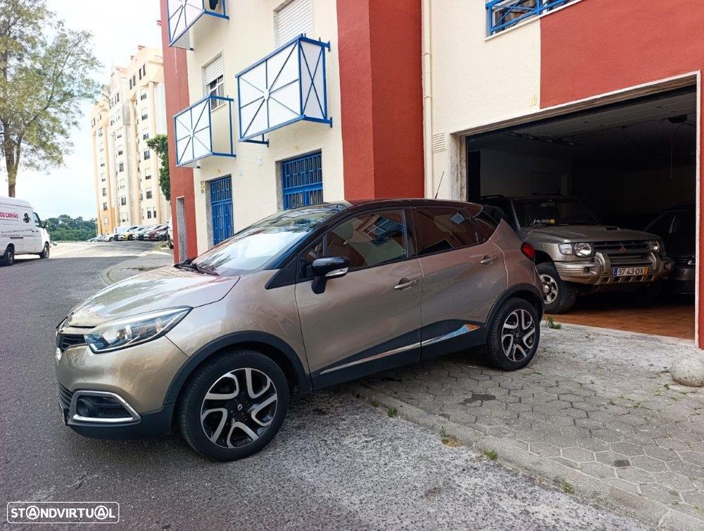 Renault Captur 0.9 TCE Exclusive - 1