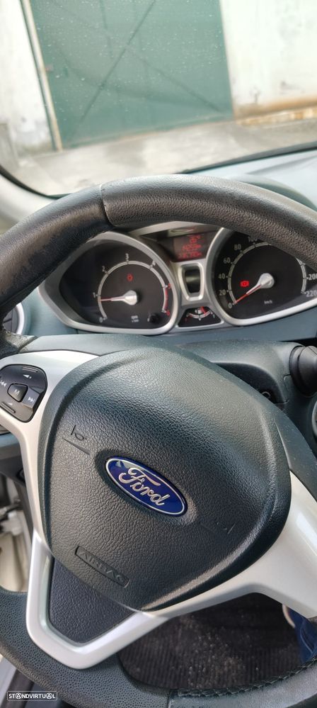 Ford Fiesta 1.4 TDCI Titanium - 5