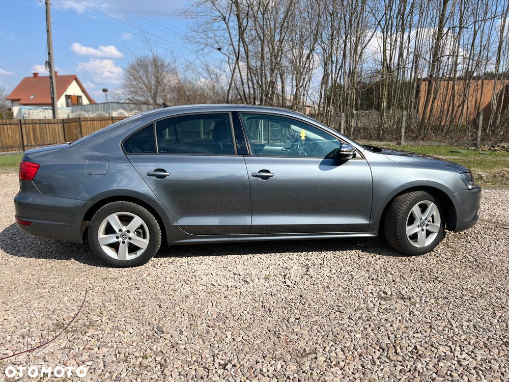 Volkswagen Jetta 1.6 TDI Highline Optimum DSG - 26