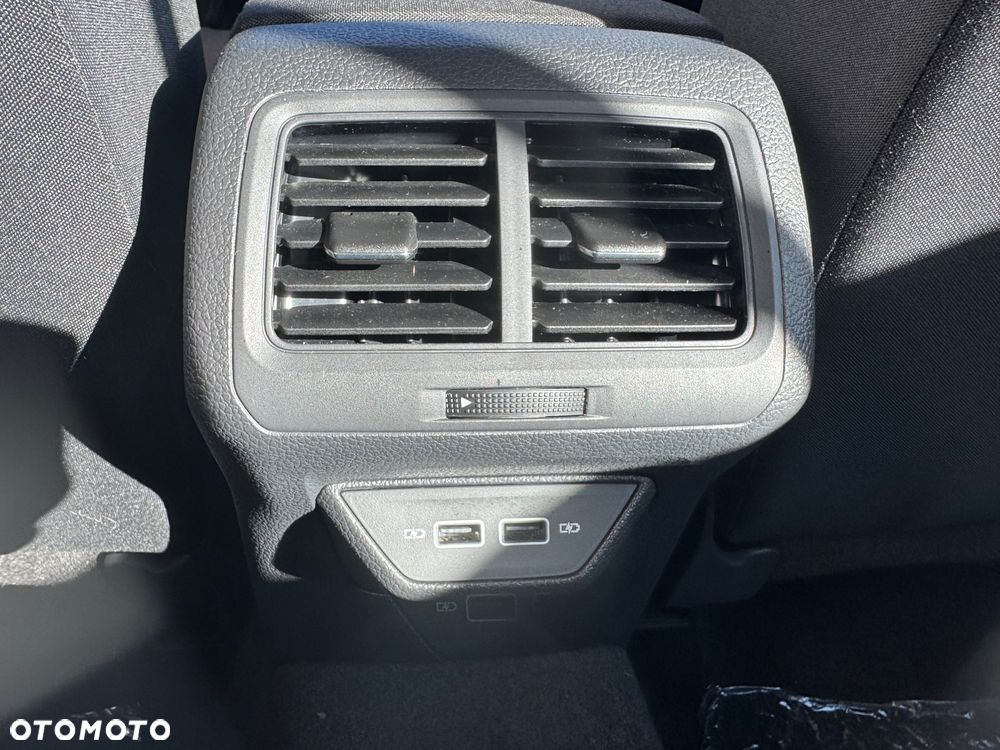 Volkswagen Golf - 14