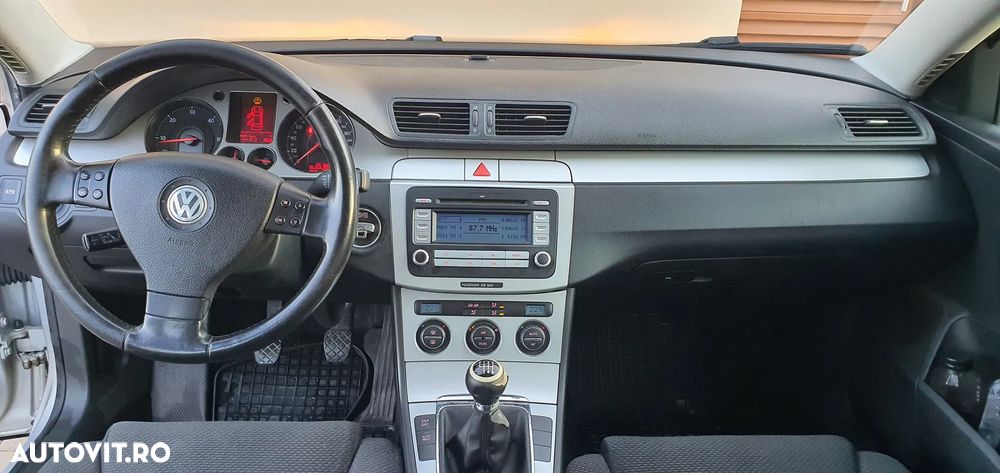 Volkswagen Passat 2.0TDI Comfortline DPF - 8