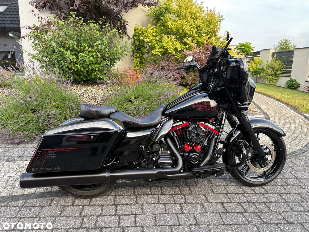 Harley-Davidson Touring Street Glide - 2