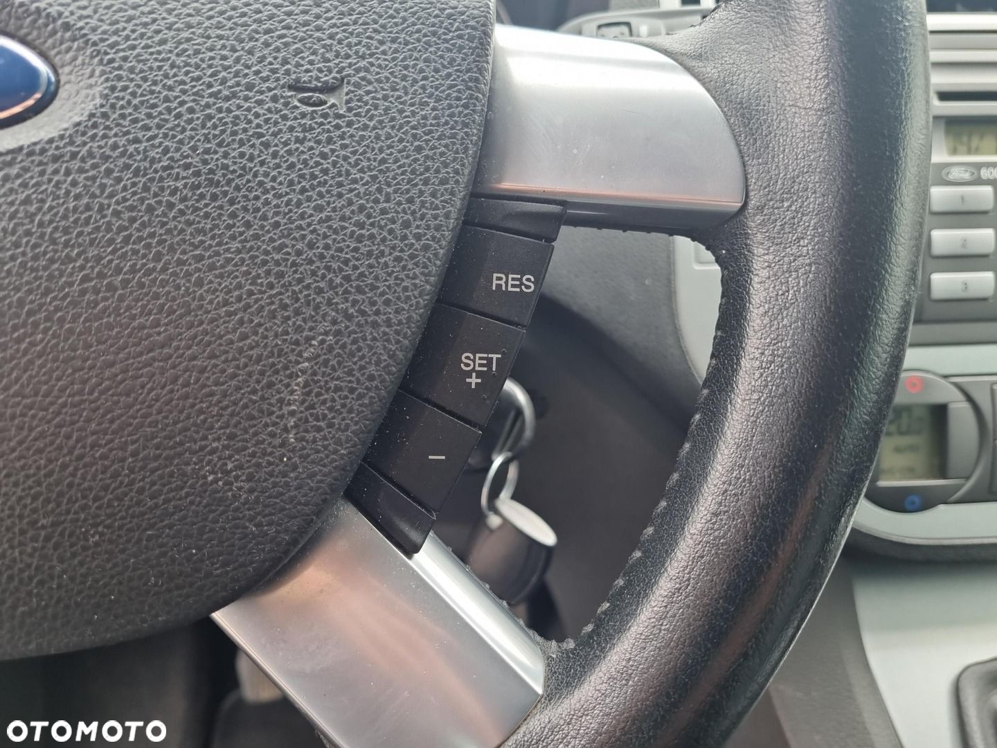 Ford C-MAX 1.8 Ambiente - 24