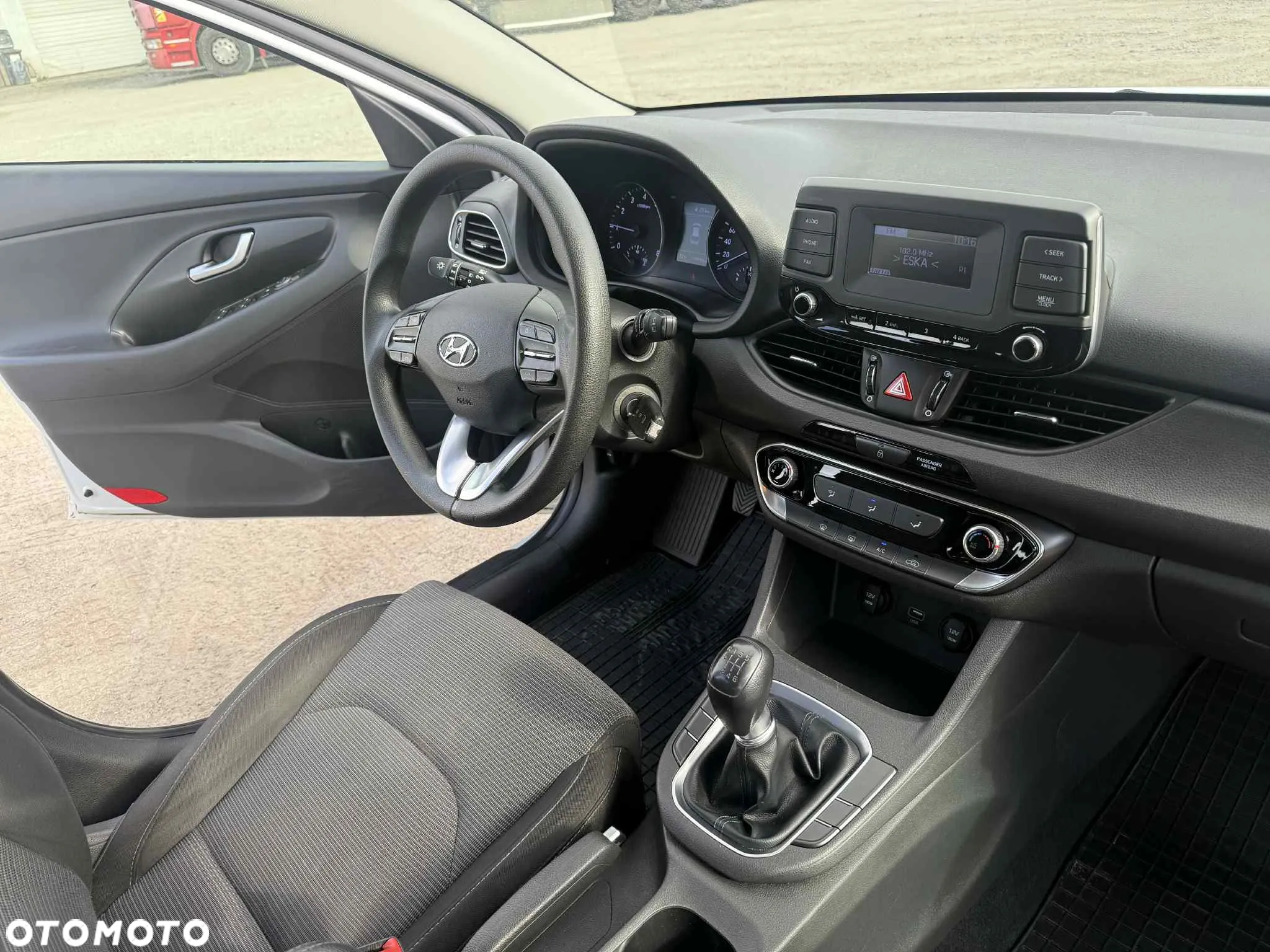 Hyundai i30 1.5 DPI Classic + - 11