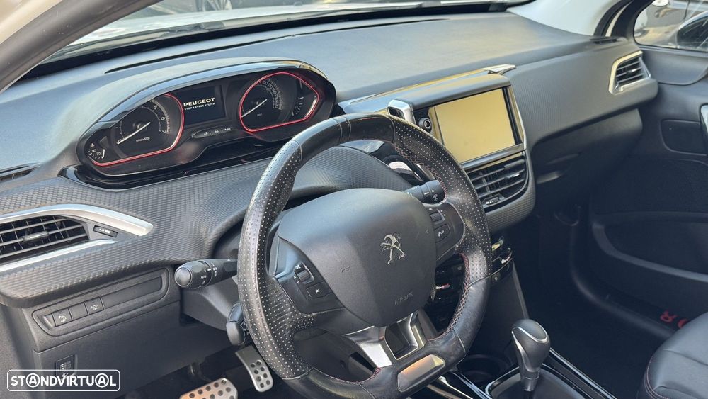 Peugeot 2008 1.2 PureTech GT Line EAT6 - 10