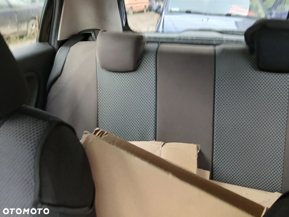 FIAT GRANDE PUNTO 649  fotel fotele kanapa deska kokpit podsufitka boczek boczki klamka - 8
