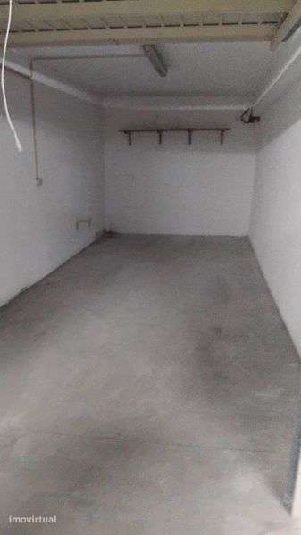 Aluguer de garagem box na Rinchoa - Grande imagem: 3/7