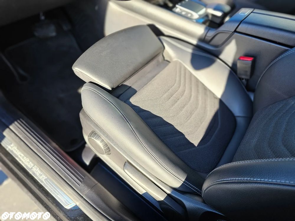 Mercedes-Benz GLB 200 AMG Line 7G-DCT - 33