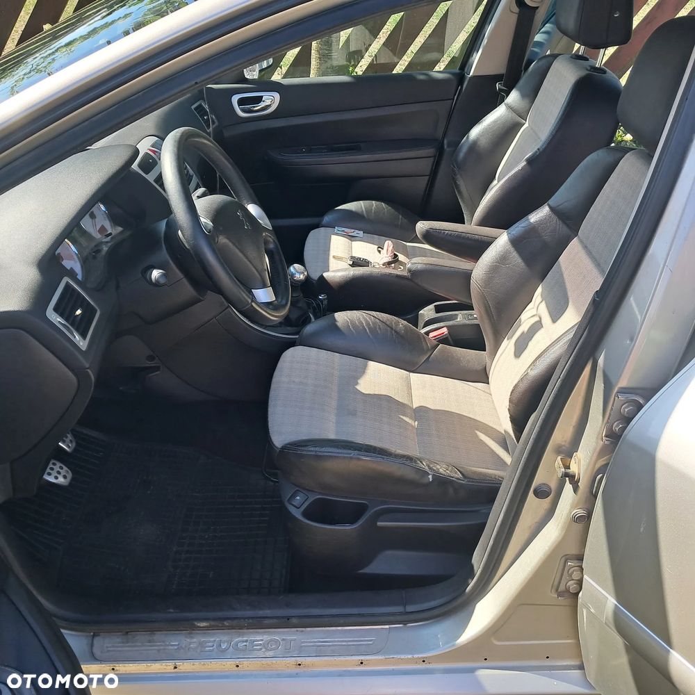 Peugeot 307 2.0 - 8
