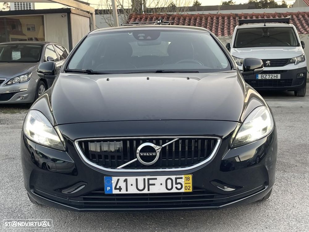Volvo V40 2.0 D2 Momentum - 3