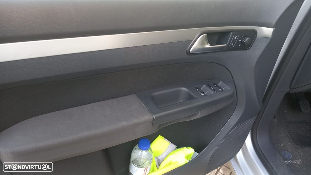 VW Touran 1.9 TDi Highline BlueM. 5L - 18