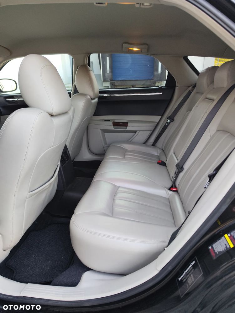 Chrysler 300C 3.5 V6 AWD - 10