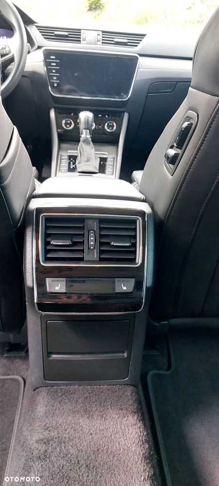 Skoda Superb 2.0 TDI DSG Premium Edition - 18
