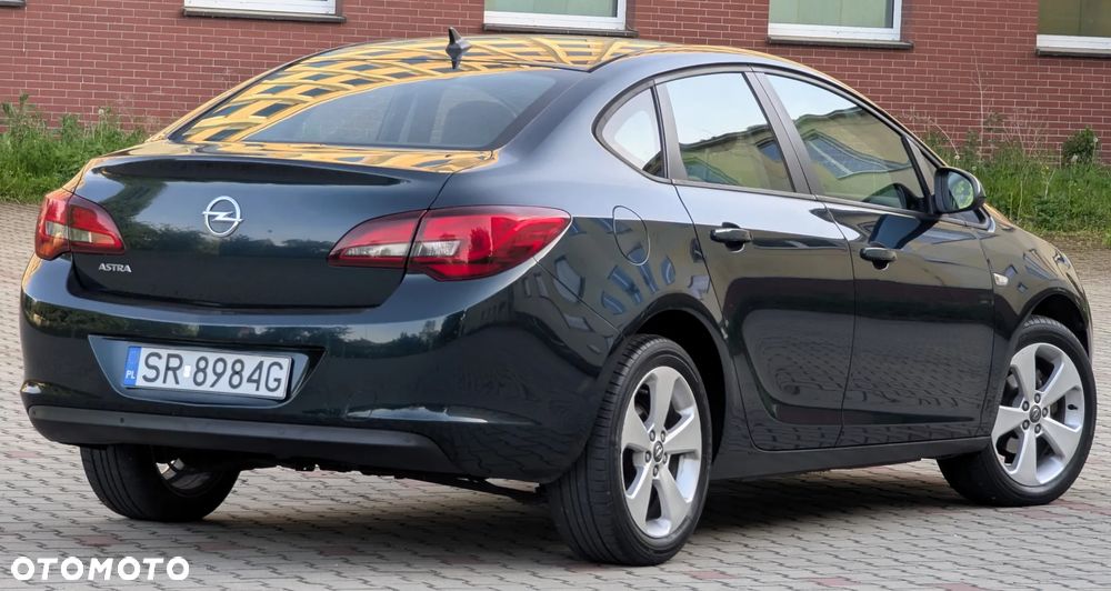 Opel Astra 1.6 Enjoy - 22