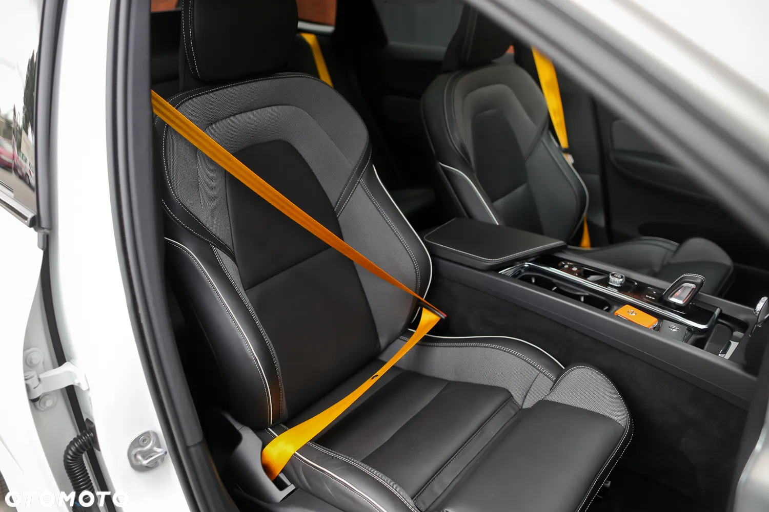 Volvo XC 60 T8 Plug-In Hybrid AWD Polestar Engineered - 31