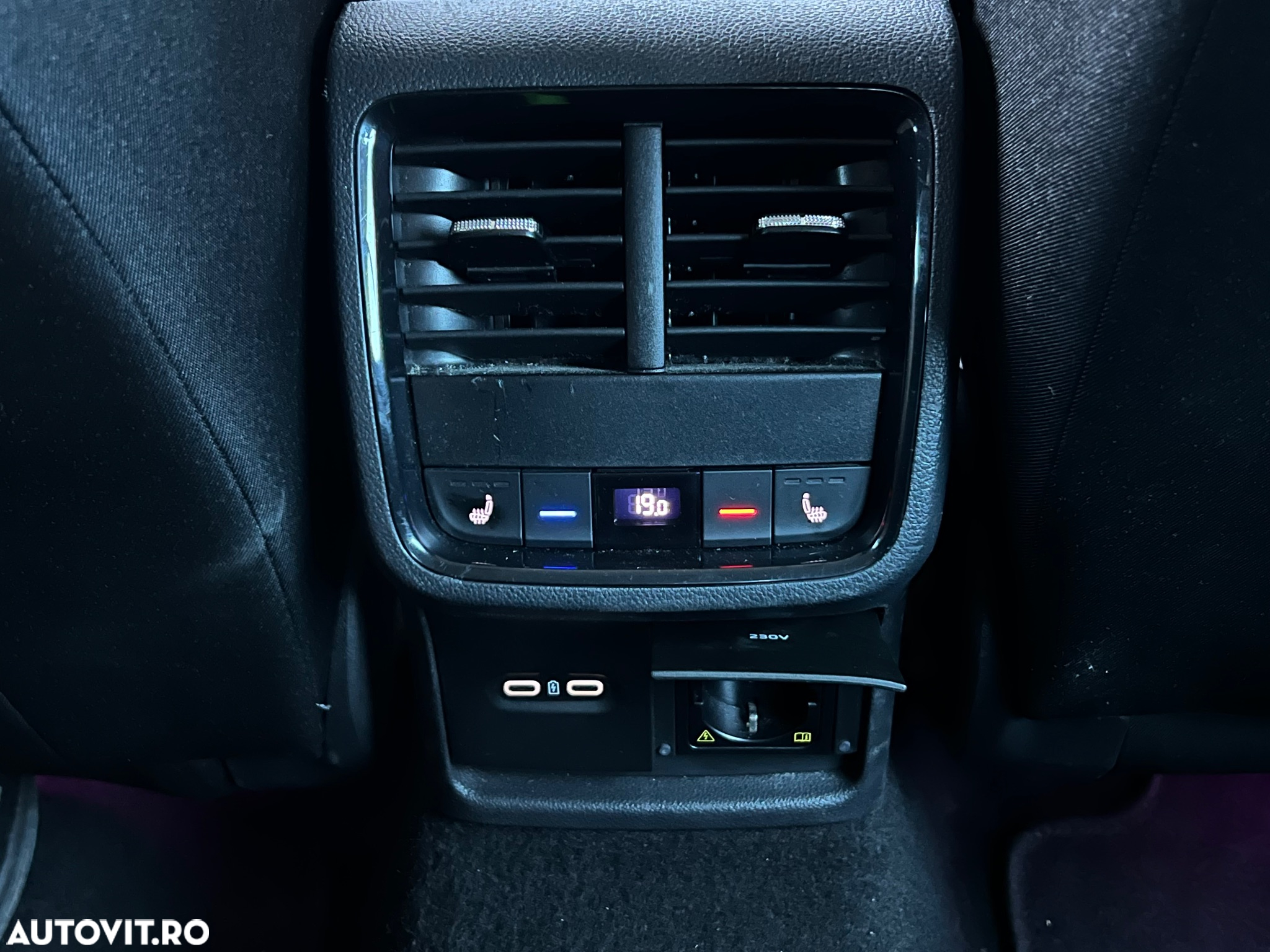 Skoda Octavia Combi 2.0 TDI DSG Exclusive Plus - 17