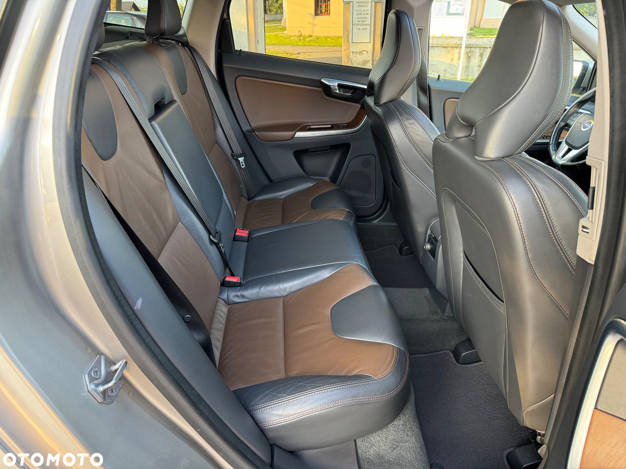 Volvo XC 60 D4 Geartronic Summum - 11