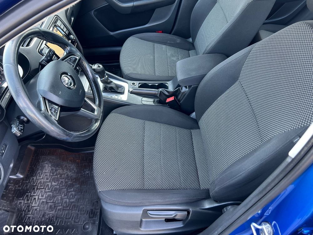 Skoda Octavia 2.0 TDI Ambition DSG - 14