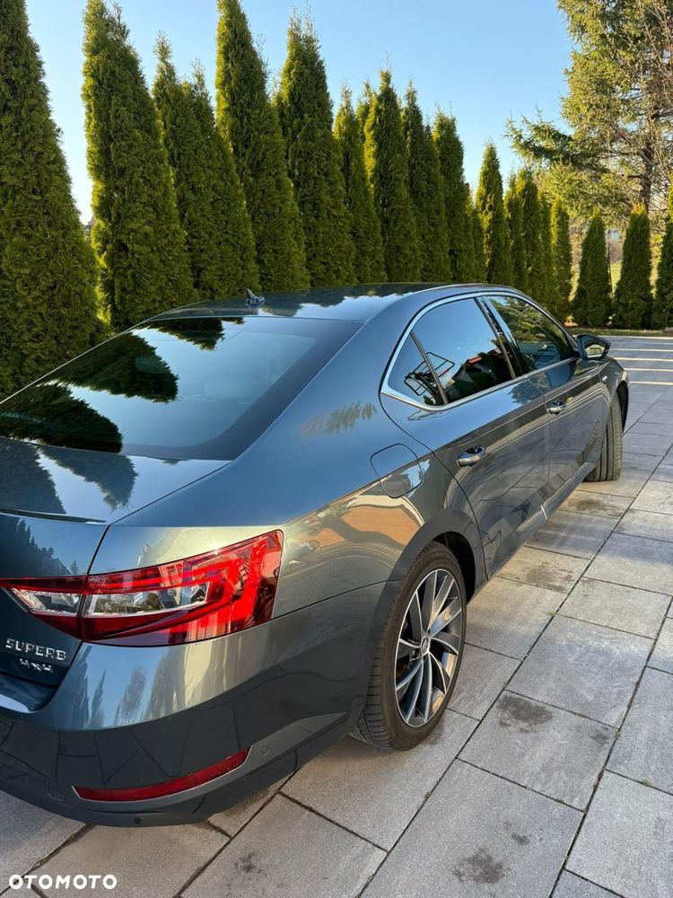 Skoda Superb 2.0 TDI 4x4 L&K DSG - 9