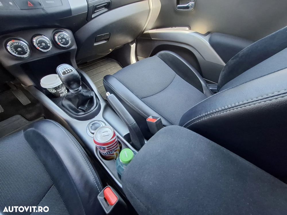 Mitsubishi Outlander 2.2 DI-D 4WD Intense A13 - 16