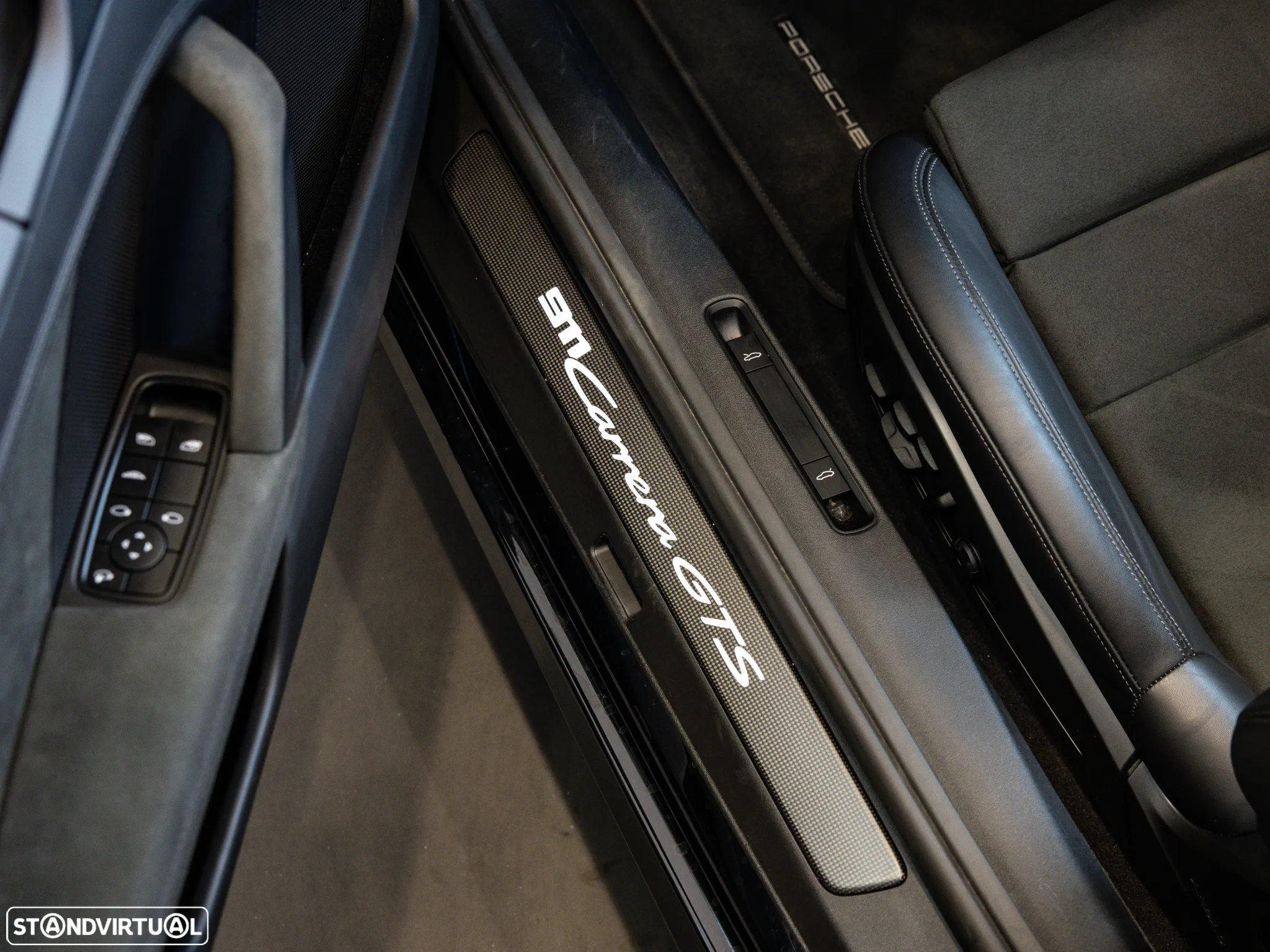 Porsche 911 (992) Carrera Cabrio GTS PDK - 33