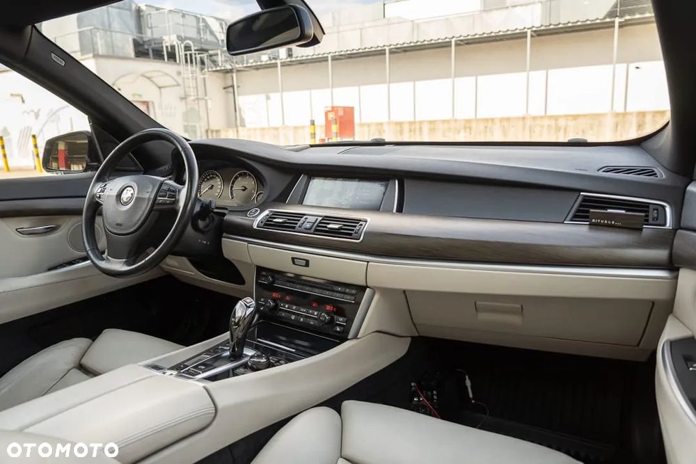 BMW 5GT 530d - 13