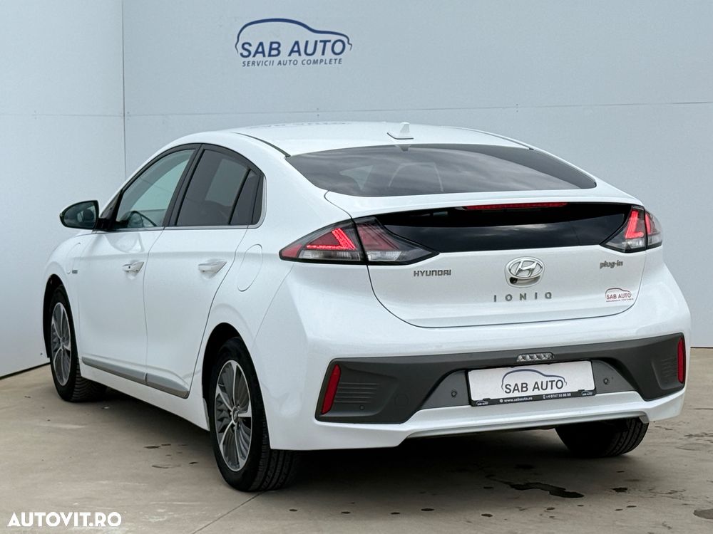 Hyundai IONIQ - 23