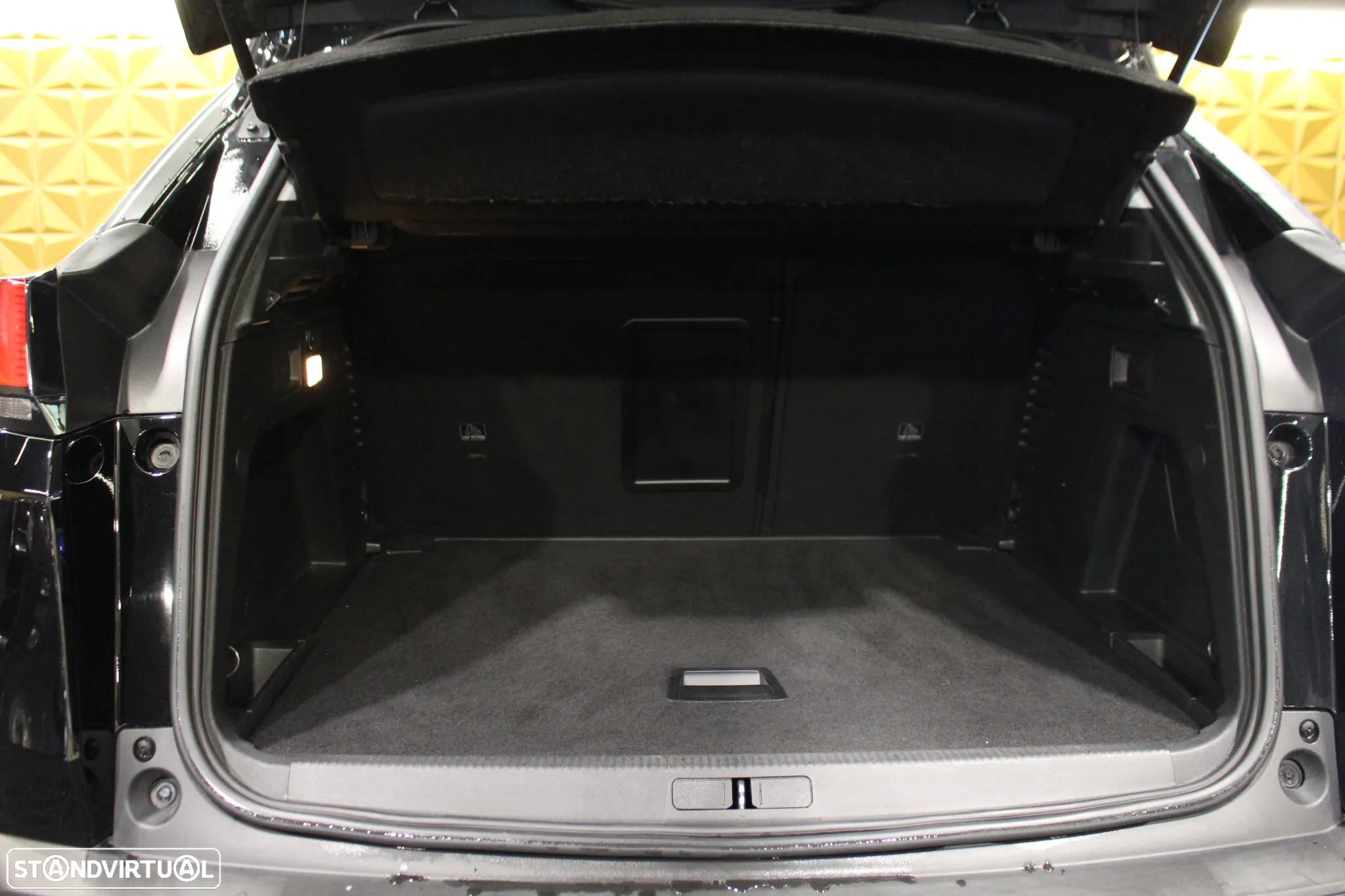 Peugeot 3008 1.5 BlueHDi Active - 28