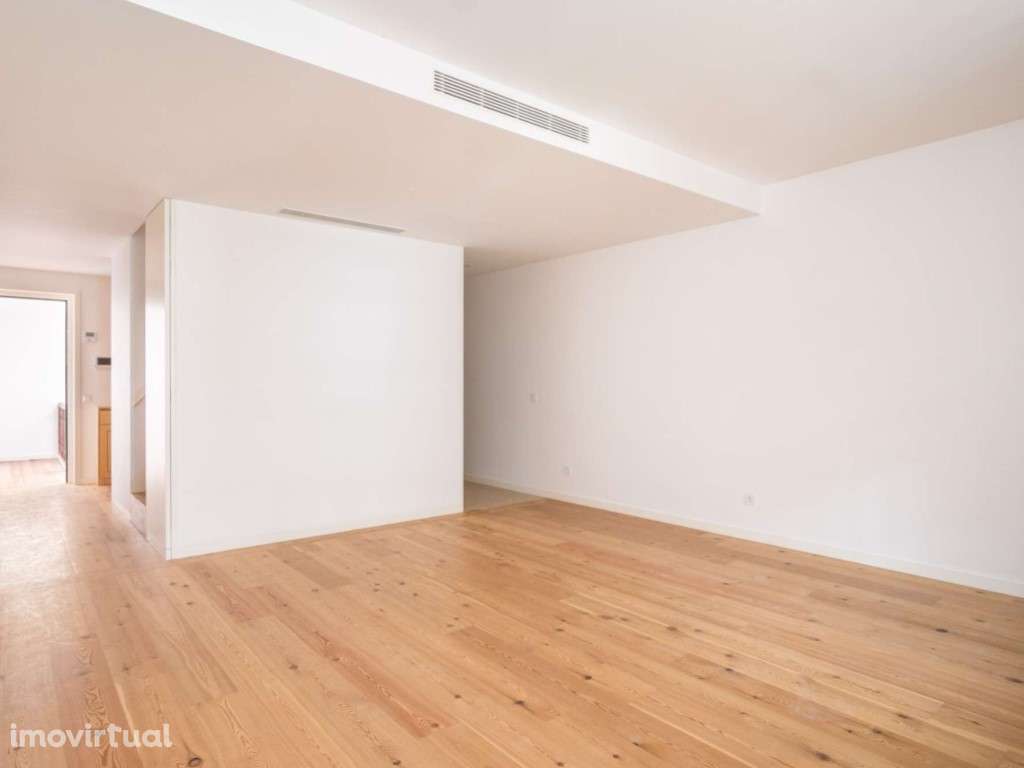 Apartamento T2 duplex com varanda na Baixa do Porto - Grande imagem: 4/20