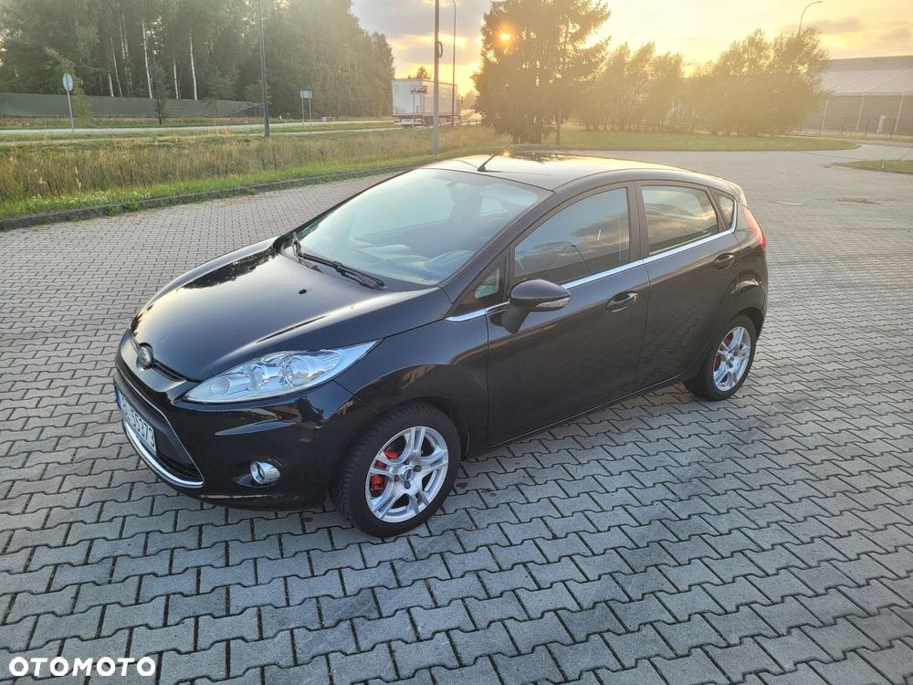 Ford Fiesta 2010 photo 2