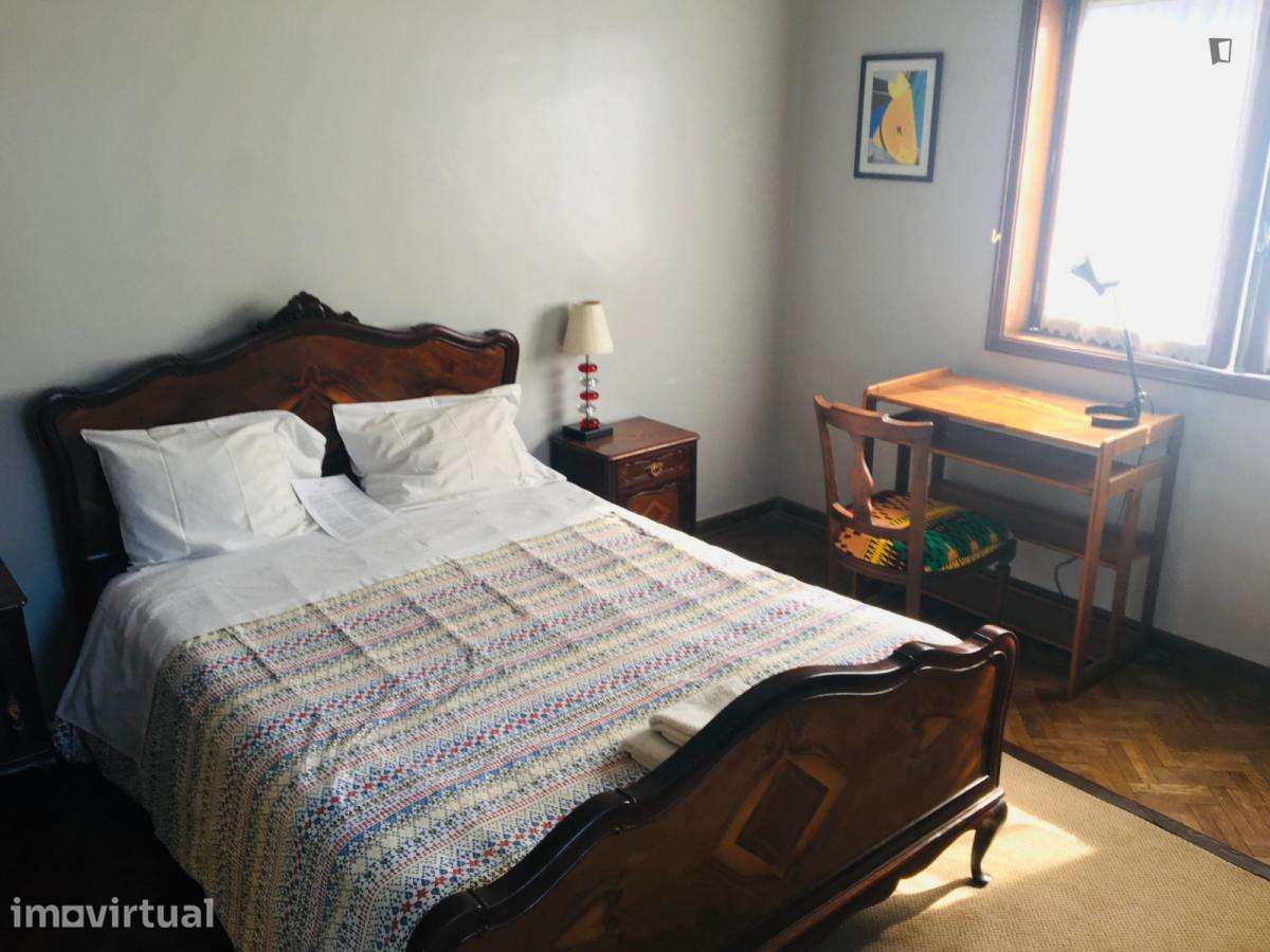 Quarto - localizado em Paranhos Porto - Grande imagem: 3/43