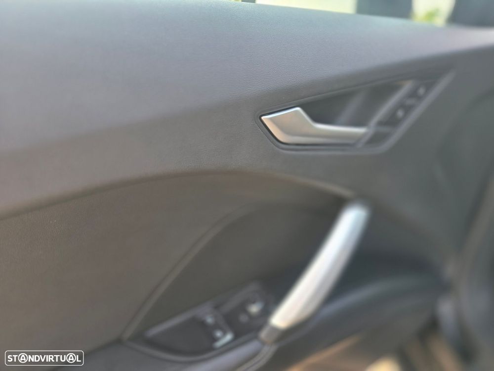 Audi TT Coupé 2.0 TDI S-line - 9