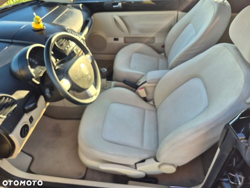 Volkswagen New Beetle - 7