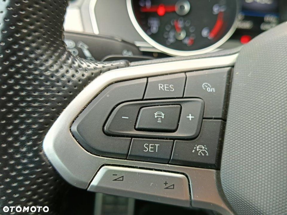 Volkswagen Passat - 12