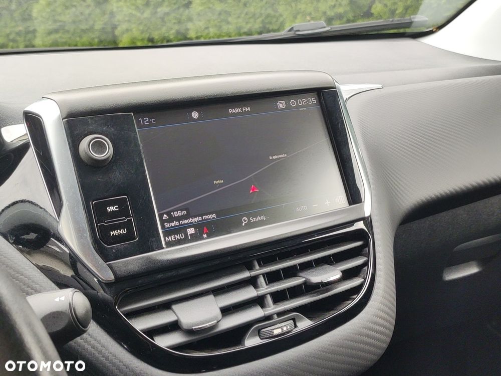 Peugeot 208 - 10