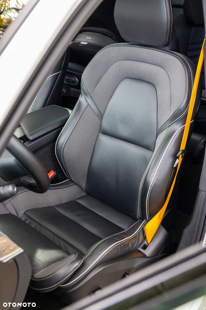 Volvo XC 60 T8 Plug-In Hybrid AWD Polestar Engineered - 34