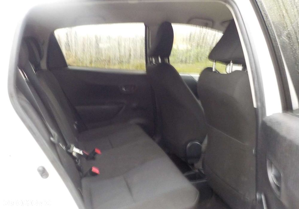Toyota Yaris - 18