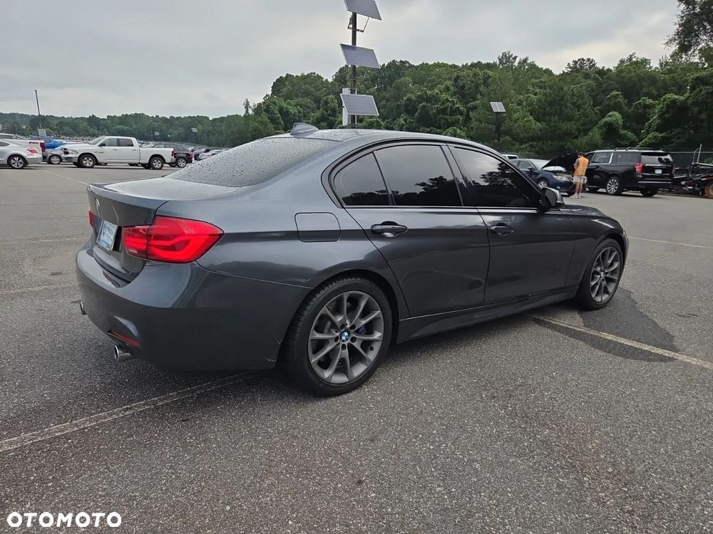 BMW Seria 3 340i M Sport - 4