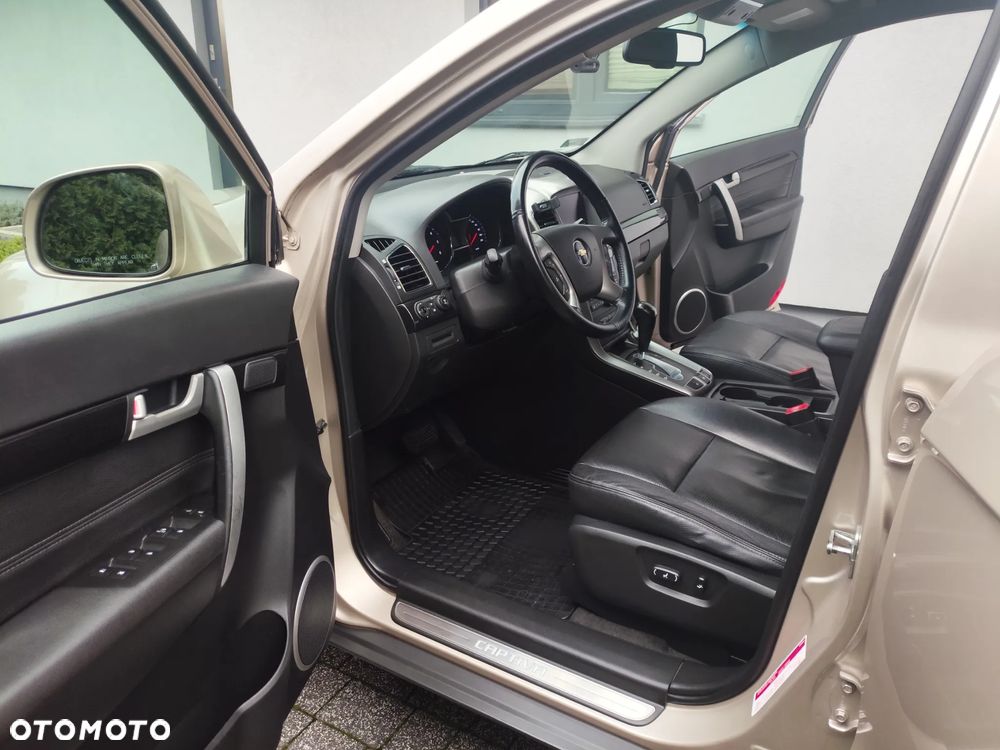 Chevrolet Captiva 2.2 D LTZ - 16