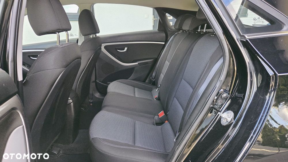 Hyundai i30 blue 1.6 GDI Trend - 13